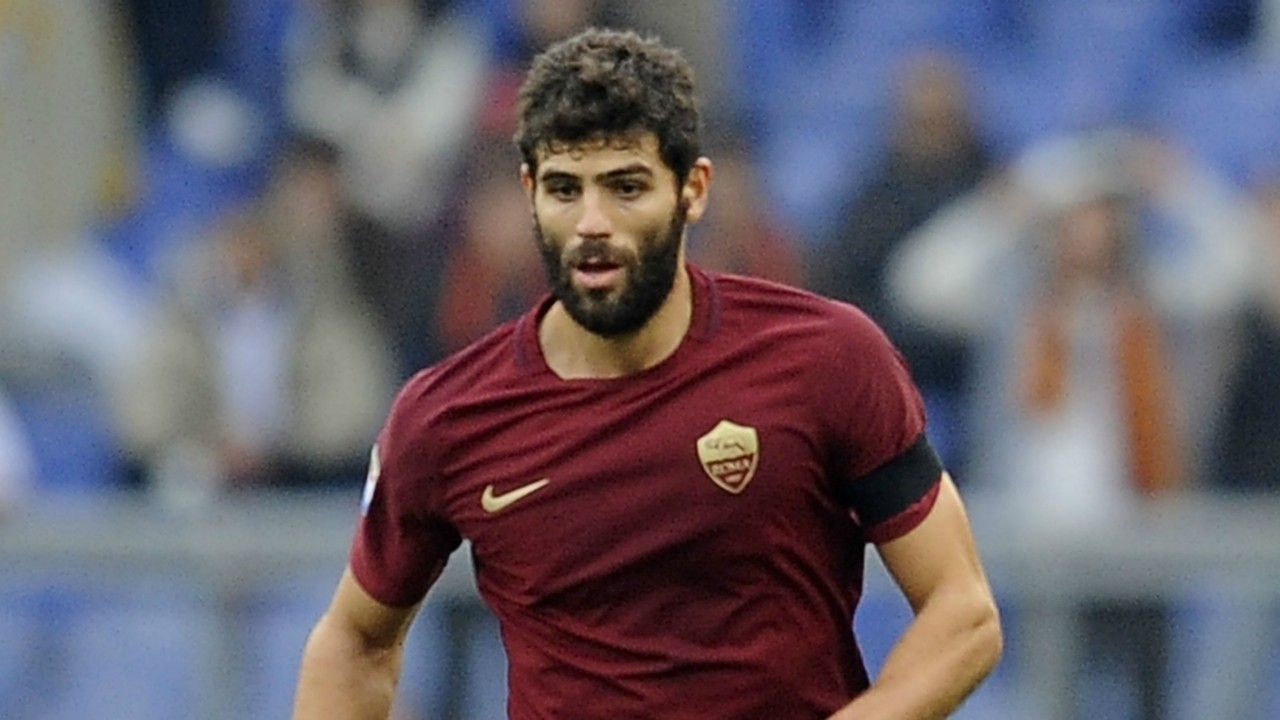 CHÍNH THỨC: Roma mua đứt trung vệ của Tottenham - Bóng Đá