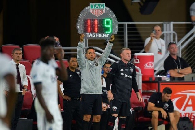Rooney trả lời dứt khoát ai xuất sắc hơn giữa Ronaldo và Messi - Bóng Đá