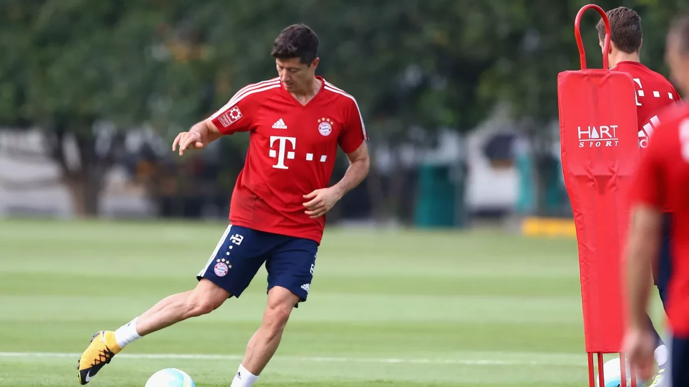 ảnh Bayern tập luyện tại Singapore - Bóng Đá