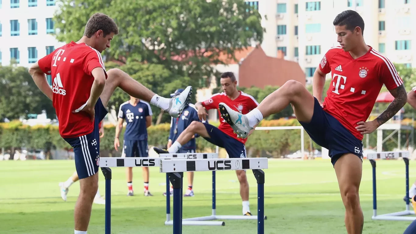ảnh Bayern tập luyện tại Singapore - Bóng Đá