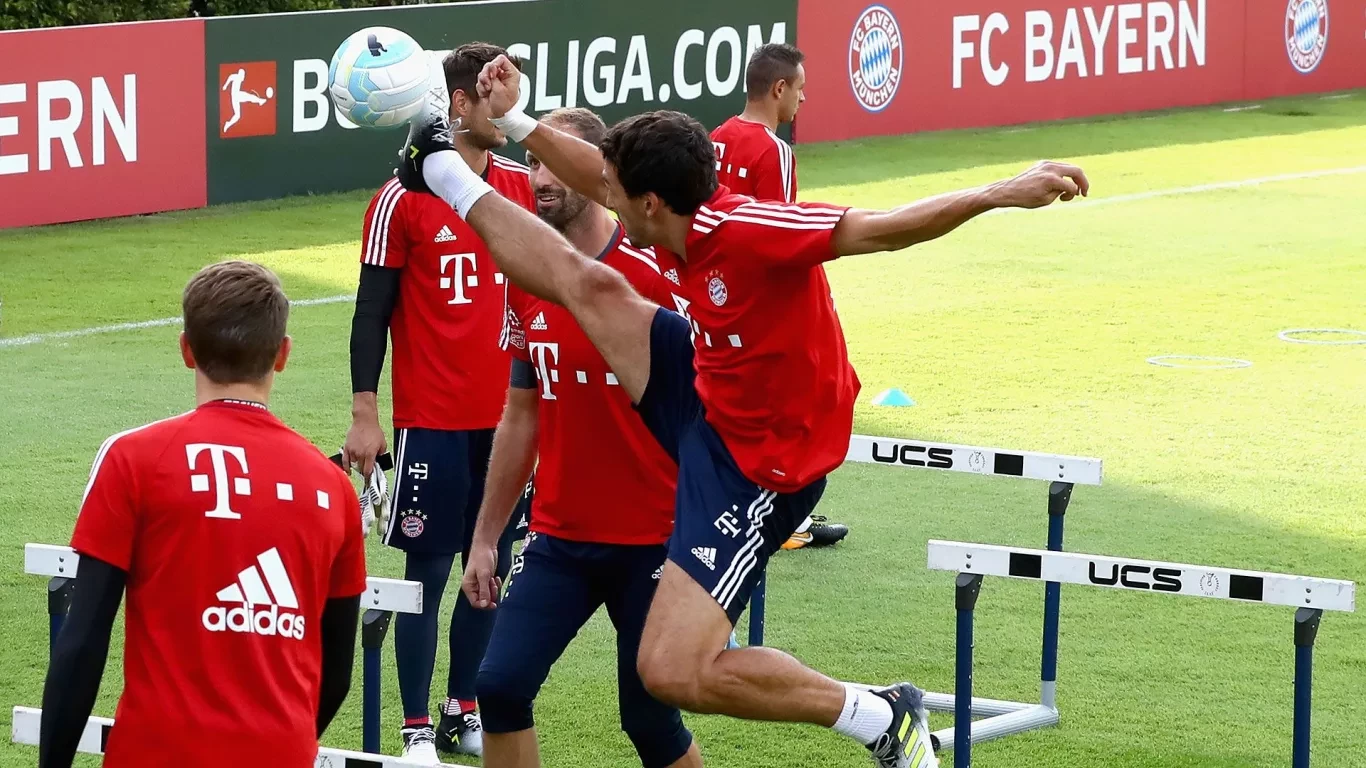 ảnh Bayern tập luyện tại Singapore - Bóng Đá