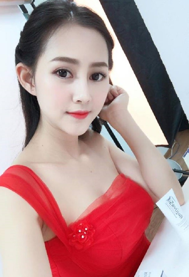 Fan nữ World Cup Thanh Bi, Phi Huyền Trang đẹp nhờ đâu? - Bóng Đá