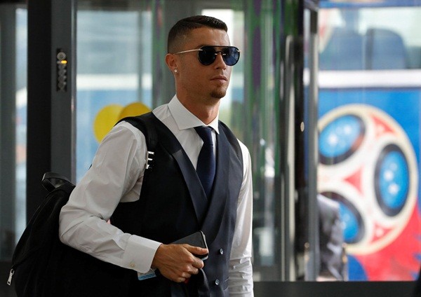 CĐV phấn khích vì Perez bán Ronaldo với giá hời - Bóng Đá