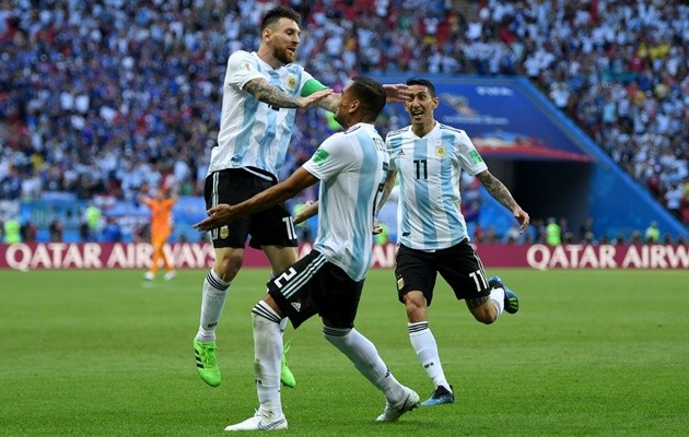 Huyền thoại World Cup chỉ trích Messi và Sampaoli - Bóng Đá