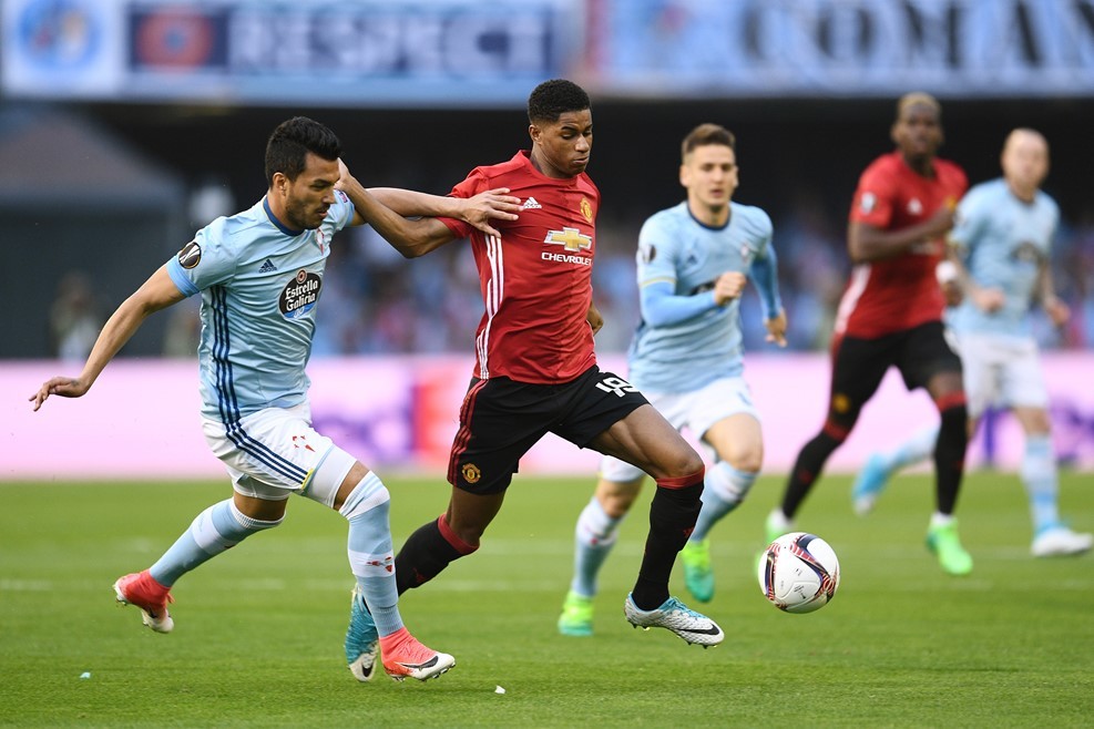 Đội hình kết hợp Ajax & Man United: Davison Sanchez 