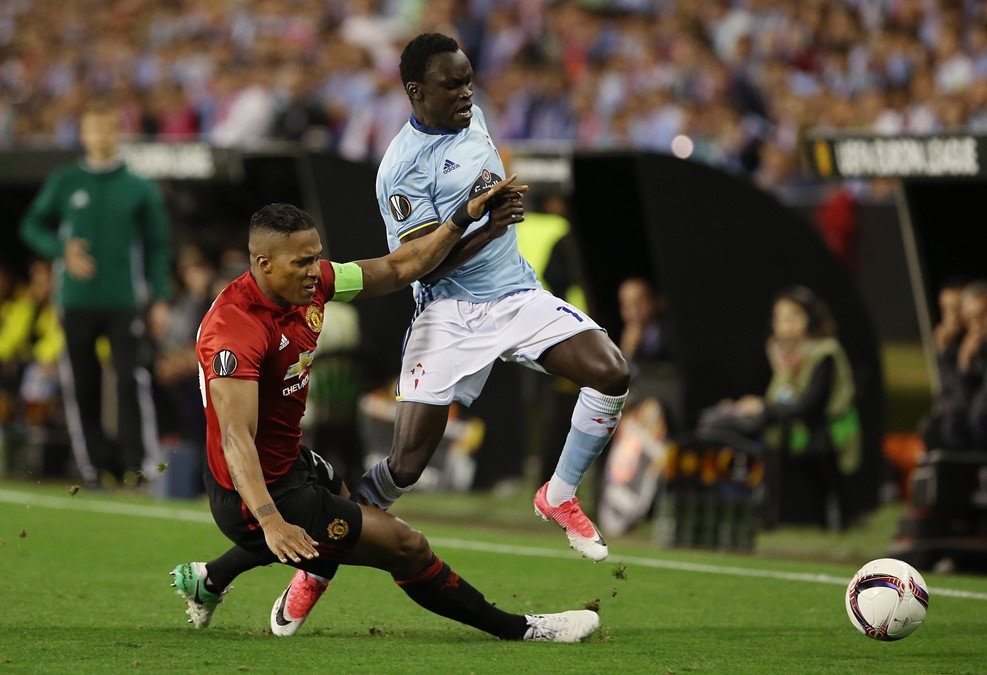 Đội hình kết hợp Ajax & Man United: Davison Sanchez 