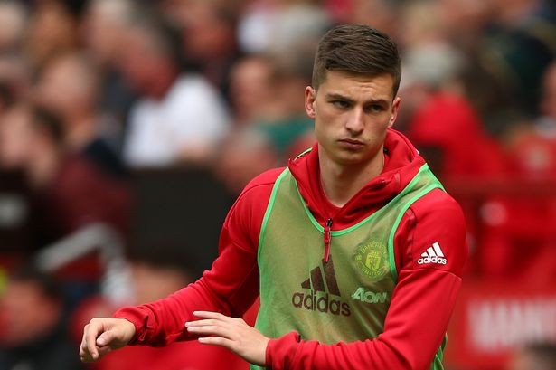 Fellaini và 5 cầu thủ sẵn sàng rời Man United tuần này theo dạng chuyển nhượng tự do - Bóng Đá