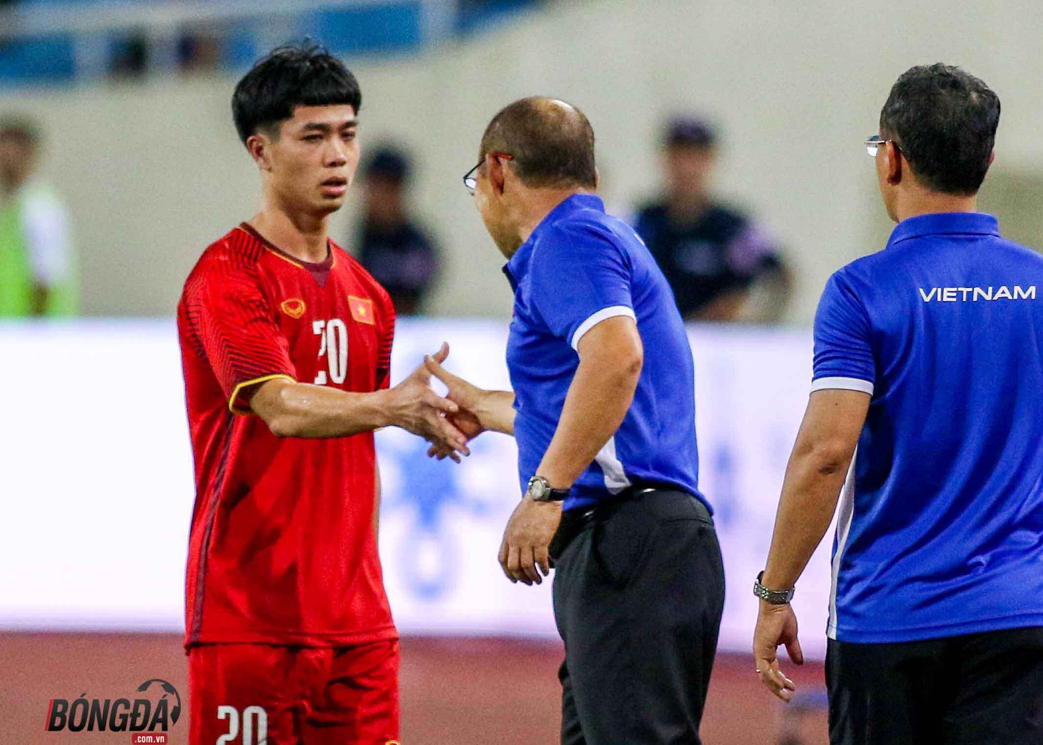 Dư âm U23 Việt Nam 2-1 Palestine: Công Phượng rực sáng, Thầy Prark bình thản - Bóng Đá