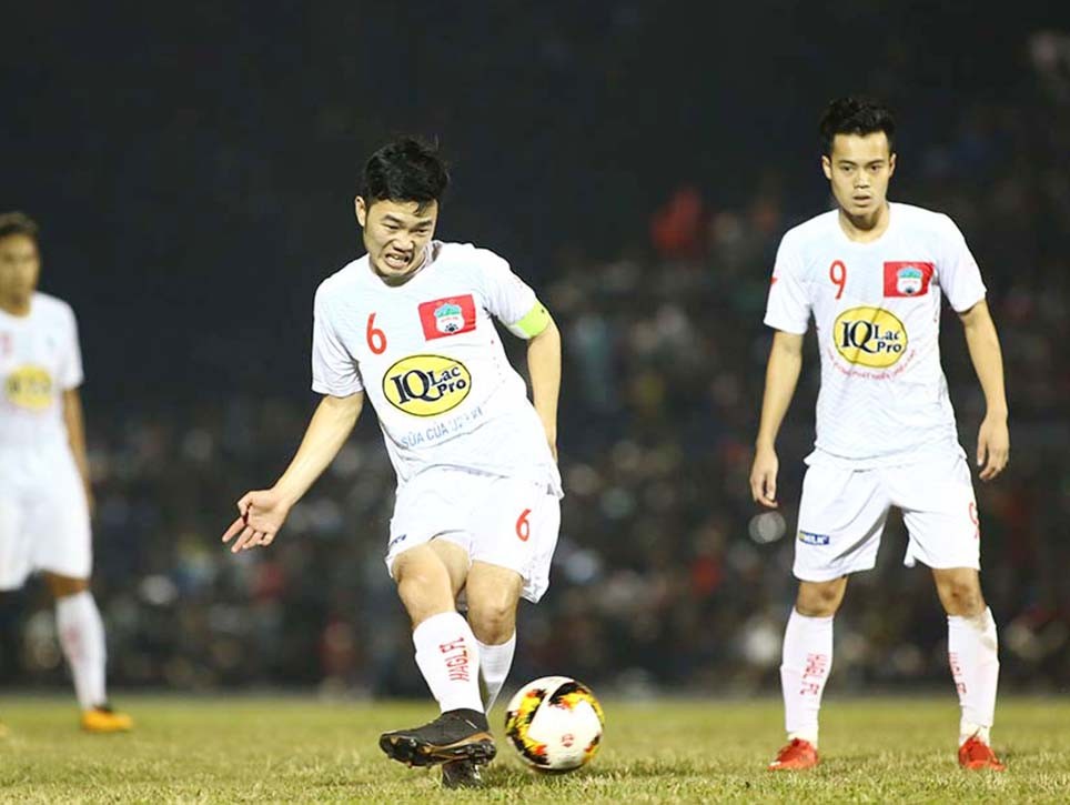 Vòng 4 V-League 2018: Nóng trên phố núi, căng thẳng ở Cẩm Phả - Bóng Đá