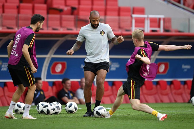 Thierry Henry và cuộc chơi của người HLV đứng trong bóng tối - Bóng Đá