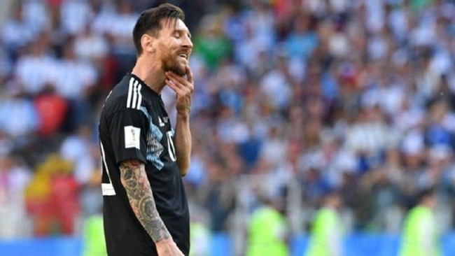 Messi bị ám ảnh bởi Ronaldo - Bóng Đá