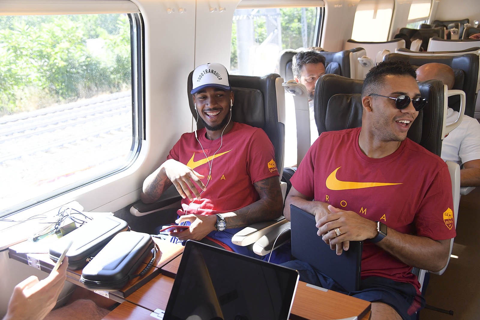 Chán thủ đô, AS Roma kéo nhau lên núi tập luyện - Bóng Đá