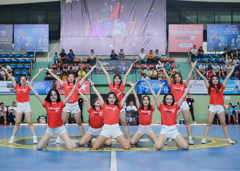 Nửa chặng đường đáng nhớ của giải Futsal VFL - Bóng Đá