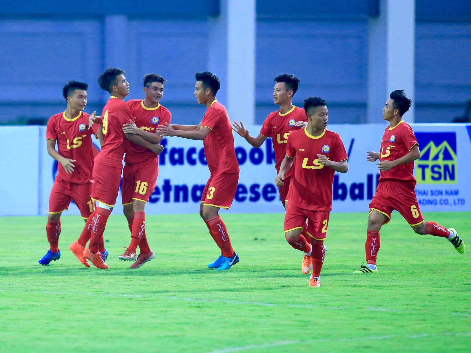 U17 Viettel thắng tưng bừng trận ra quân - Bóng Đá