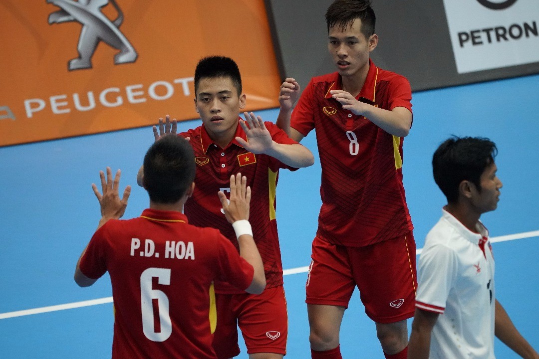 Thắng đậm Myanmar, ĐT Futsal Việt Nam thắp lại hy vọng giành huy chương - Bóng Đá