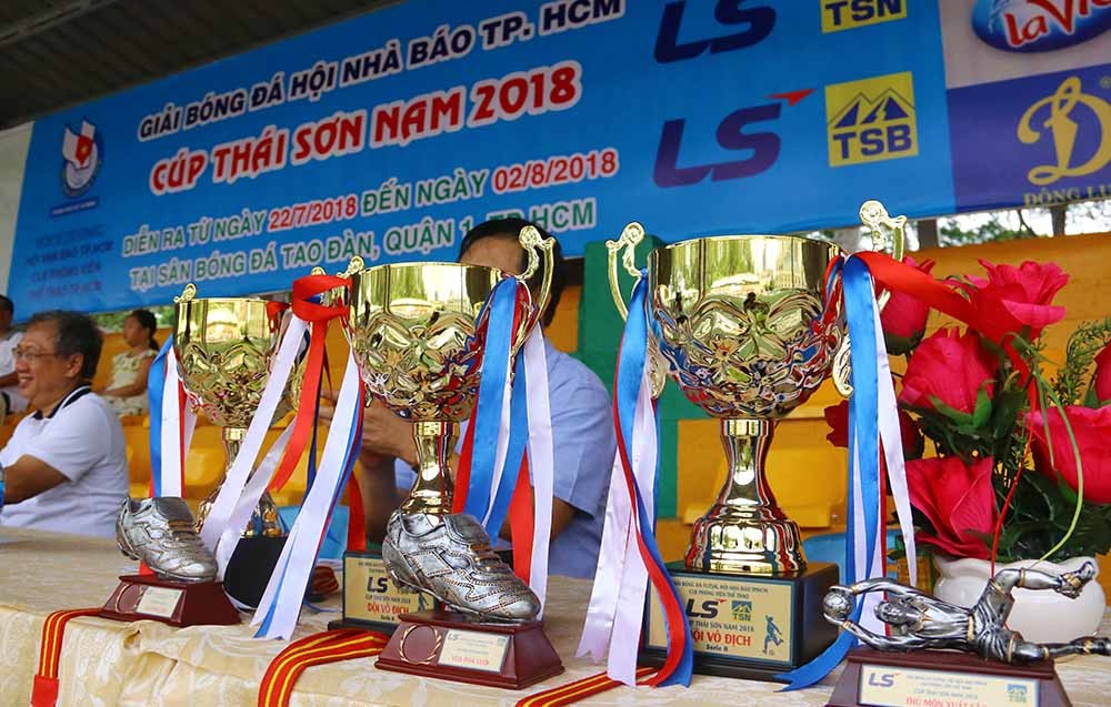 Khởi tranh giải hội nhà báo TP.HCM 2018: PTV Sài Gòn thắng tưng bừng ngày ra quân - Bóng Đá
