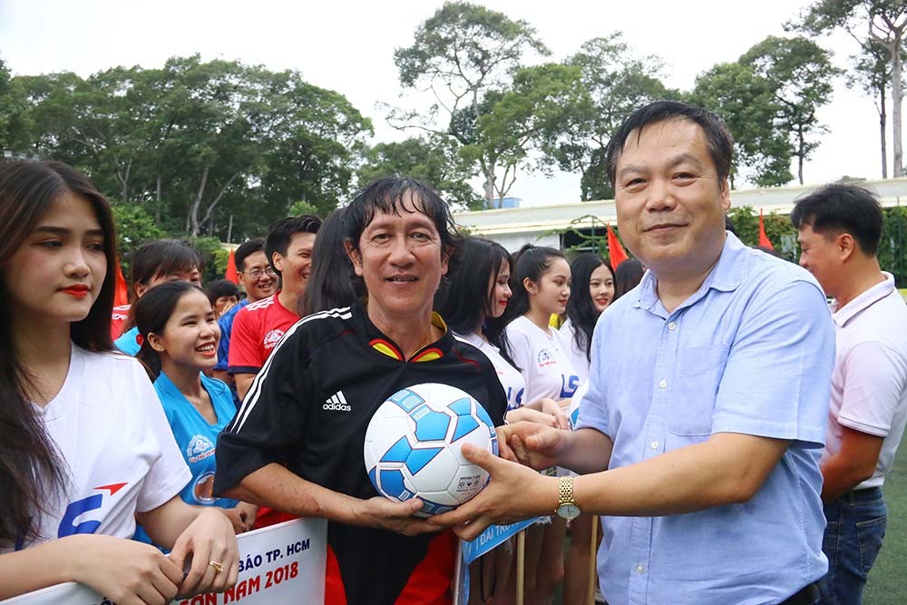 Khởi tranh giải hội nhà báo TP.HCM 2018: PTV Sài Gòn thắng tưng bừng ngày ra quân - Bóng Đá