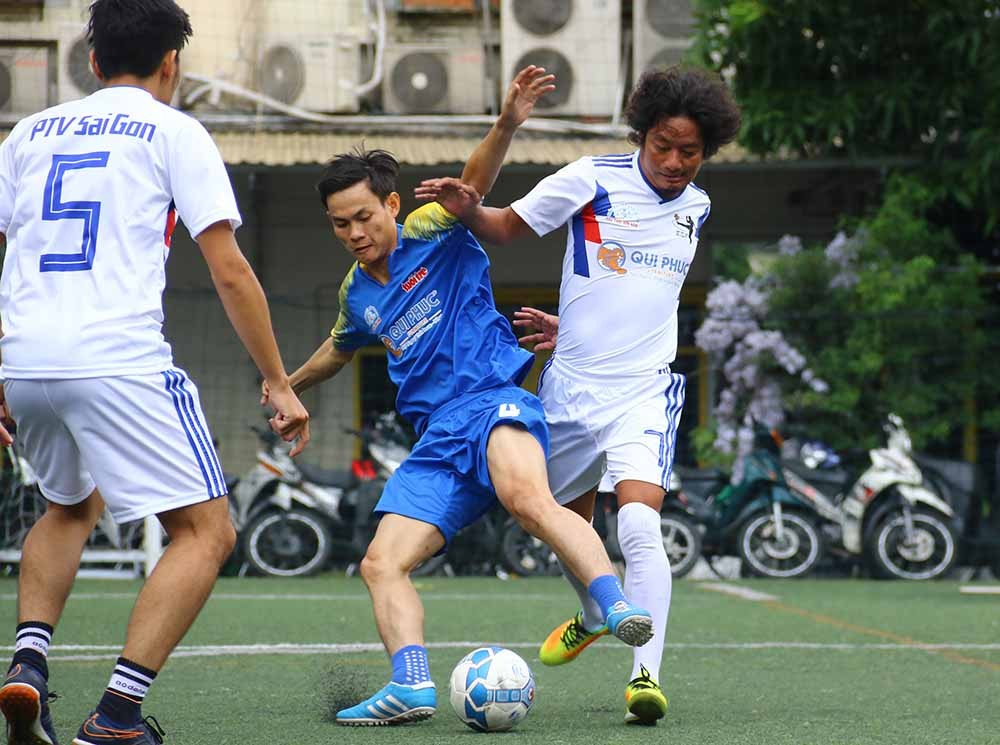 Khởi tranh giải hội nhà báo TP.HCM 2018: PTV Sài Gòn thắng tưng bừng ngày ra quân - Bóng Đá