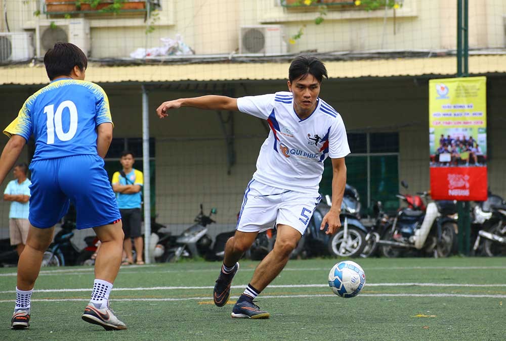 Khởi tranh giải hội nhà báo TP.HCM 2018: PTV Sài Gòn thắng tưng bừng ngày ra quân - Bóng Đá
