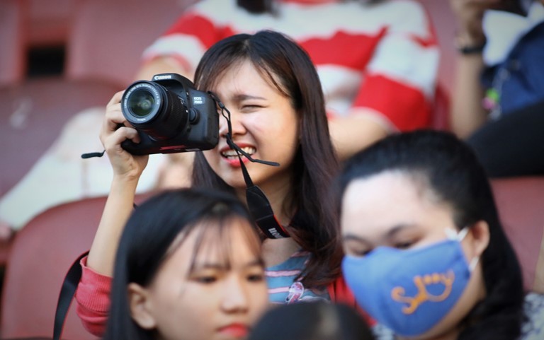 Fan nữ Sài thành sắm hàng khủng 