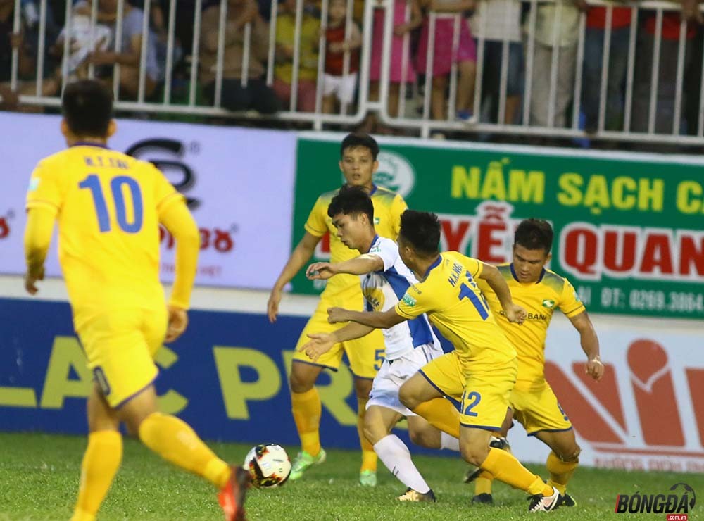 Trực tiếp vòng 20, SLNA vs HAGL: Công Phượng đeo băng đội trưởng, Xuân Trường dự bị - Bóng Đá