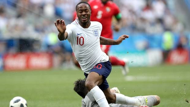 Arsenal nên theo sát tình hình hợp đồng của Sterling tại MC - Bóng Đá
