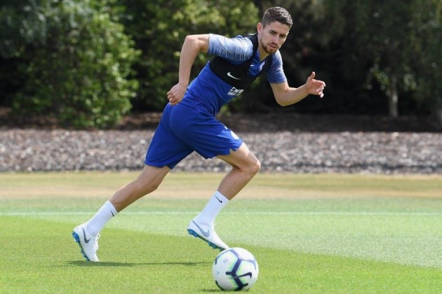 HLV Sarri tiết lộ cách Chelsea đánh bại Man City trong thương vụ Jorginho - Bóng Đá