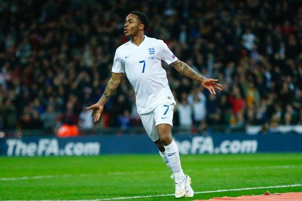 Raheem Sterling và bí mật cây súng trên chân - Bóng Đá