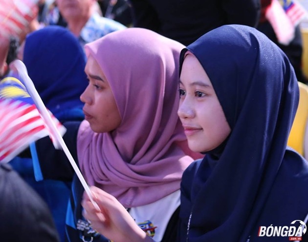 Trực tiếp Lễ khai mạc SEA Games 29: Cờ đỏ sao vàng tung bay trên sân Bukit Jalil - Bóng Đá