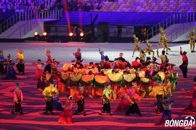 Trực tiếp Lễ khai mạc SEA Games 29: Quốc vương Malaysia tuyên bố khai mạc - Bóng Đá