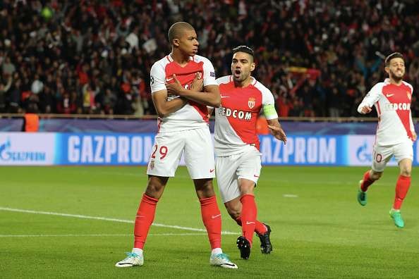 5 lý do Kylian Mbappe nên gia nhập Real Madrid hơn Barcelona - Bóng Đá