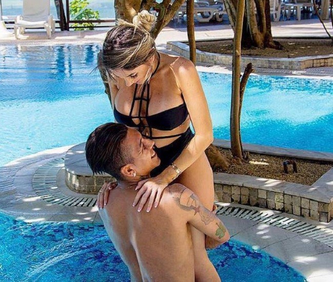 WAGs tuyển Brazil bốc lửa nhất: Bồ Neymar, vợ Firmino đẹp không có chỗ chê - Bóng Đá