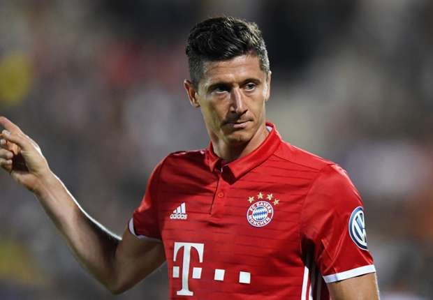 Mất ngôi Vua phá lưới, Lewandowski trút giận lên đồng đội - Bóng Đá