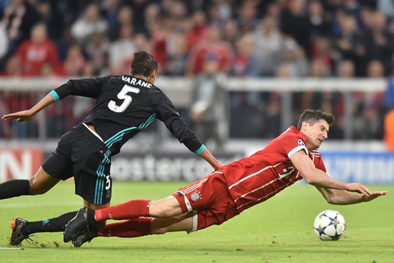 Biếng nhác trên sân tập, Lewandowski lộ rõ ý đồ ra đi - Bóng Đá