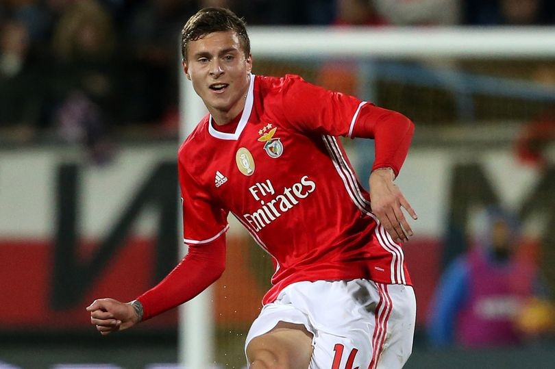 Sang Man Utd, Lindelof vẫn không quên Benfica - Bóng Đá