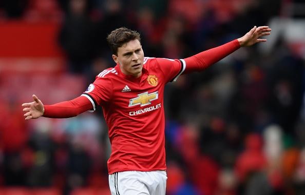 Đem Lindelof cho mượn, Mourinho tức tốc hỏi mua 2 trung vệ - Bóng Đá