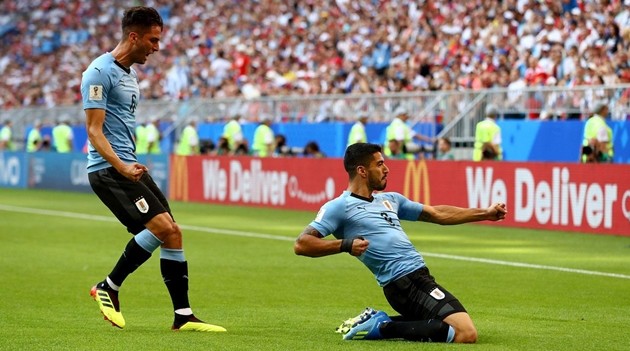 Luis Suarez giành chiến thắng cho người hâm mộ Uruguay - Bóng Đá