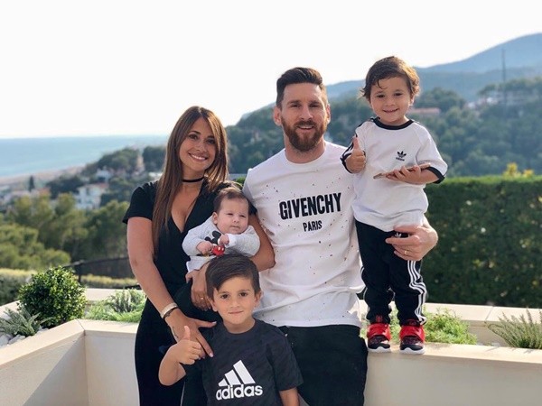 Bật mí thú vị về 2 cậu ấm cùng tên Mateo của Messi và Ronaldo - Bóng Đá