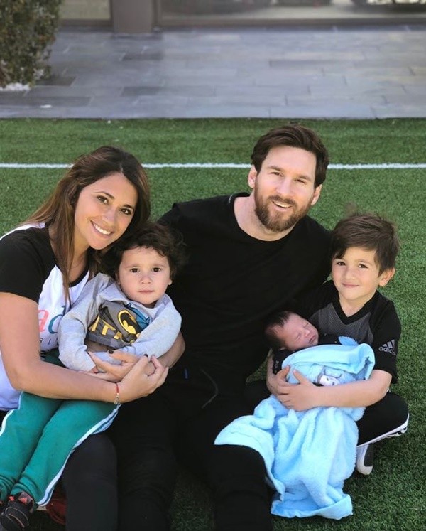Bật mí thú vị về 2 cậu ấm cùng tên Mateo của Messi và Ronaldo - Bóng Đá