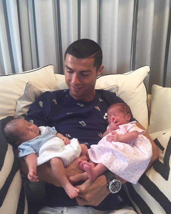 Bật mí thú vị về 2 cậu ấm cùng tên Mateo của Messi và Ronaldo - Bóng Đá