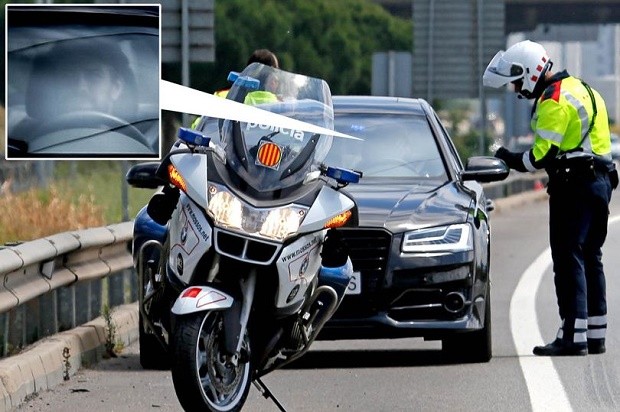 Pique bị cảnh sát 'hỏi thăm' vì lái xe quá tốc độ - Bóng Đá