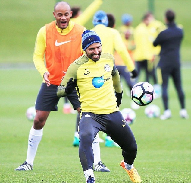 Ảnh tập luyện Man City - Bóng Đá