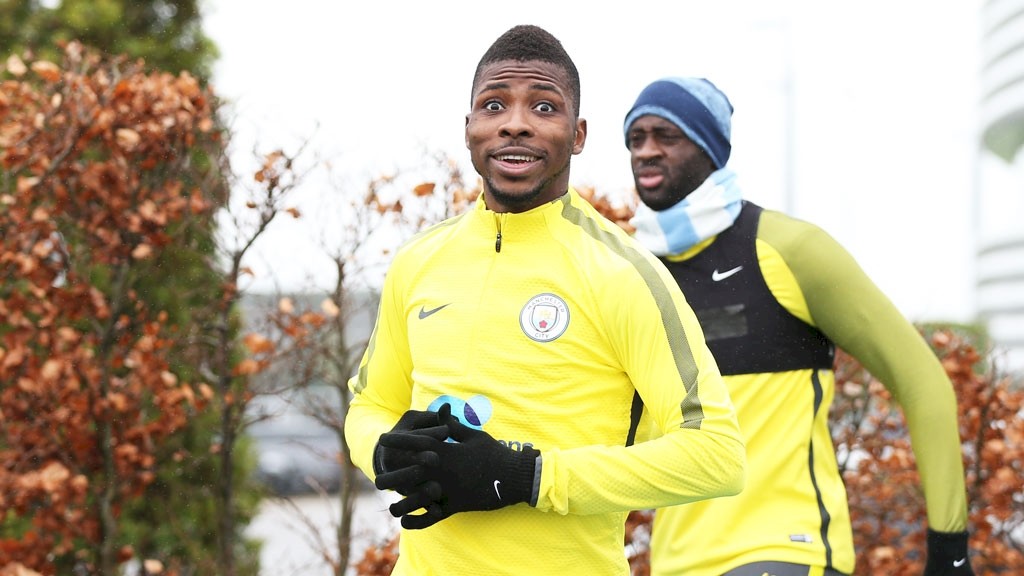 Ảnh tập luyện Man City - Bóng Đá