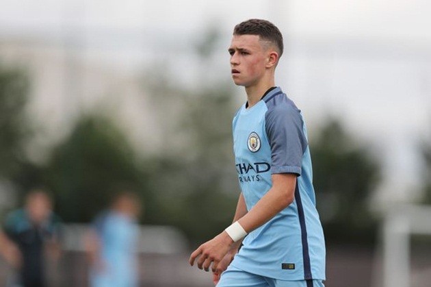 Phil Foden: Ngôi sao nhỏ lẻ loi tại Man City - Bóng Đá