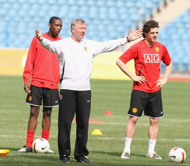 Sir Alex tạo lửa cho cầu thủ bằng phong bì - Bóng Đá