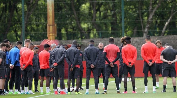 Hủy họp báo, Mourinho gửi thông điệp đến NHM qua trang web của Man United - Bóng Đá
