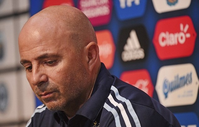 Ra quân toàn thắng, Sampaoli vẫn bị Maradona chê tả tơi - Bóng Đá