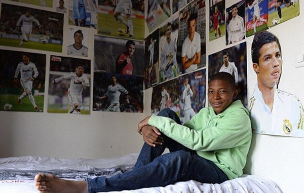 Mbappe: Từ thần tượng Ronaldo thành “Pele mới” - Bóng Đá