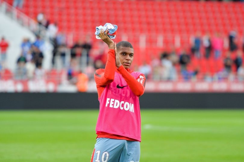 SỐC! Toàn đội Monaco được thông báo Mbappe sẽ đến PSG - Bóng Đá
