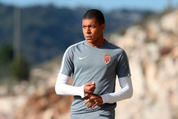 Mbappe từ chối ký tặng fan Real Madrid - Bóng Đá